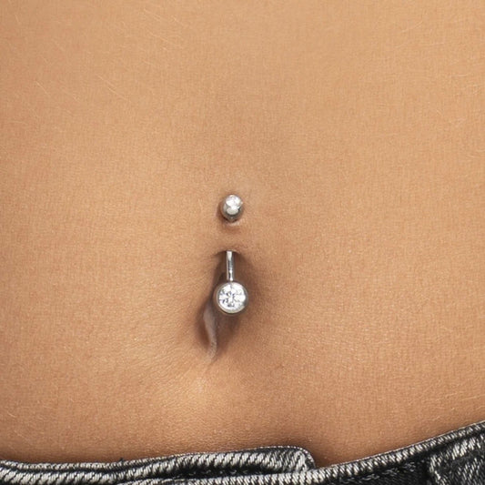 Piercing ombelico Luca Barra